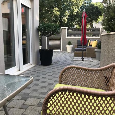 Holiday Home Aspalathos - With Free Parking, Near The Beach, A Few Minutes' Walking Distance To The Unesco Palace Split Dış mekan fotoğraf