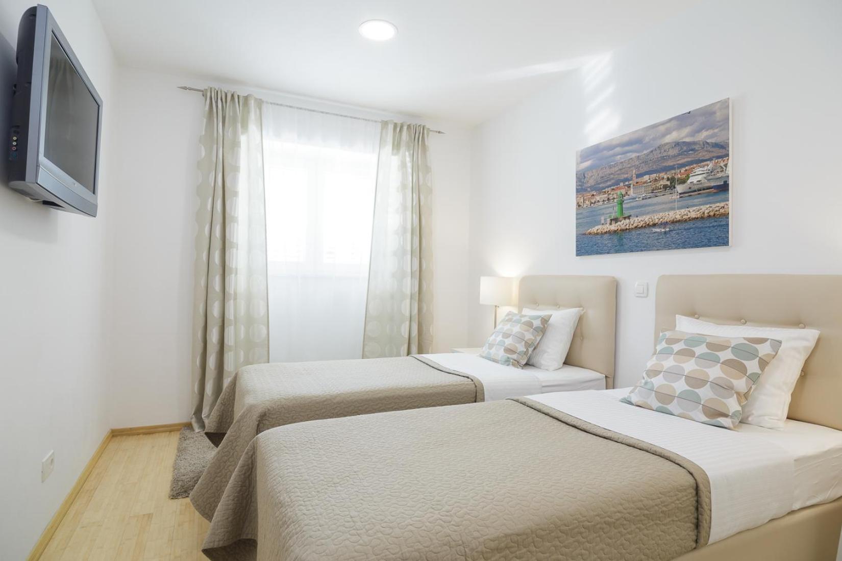 Holiday Home Aspalathos - With Free Parking, Near The Beach, A Few Minutes' Walking Distance To The Unesco Palace Split Dış mekan fotoğraf