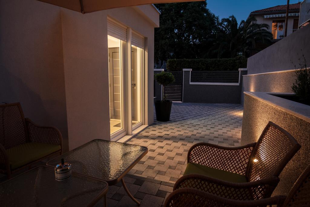 Holiday Home Aspalathos - With Free Parking, Near The Beach, A Few Minutes' Walking Distance To The Unesco Palace Split Oda fotoğraf