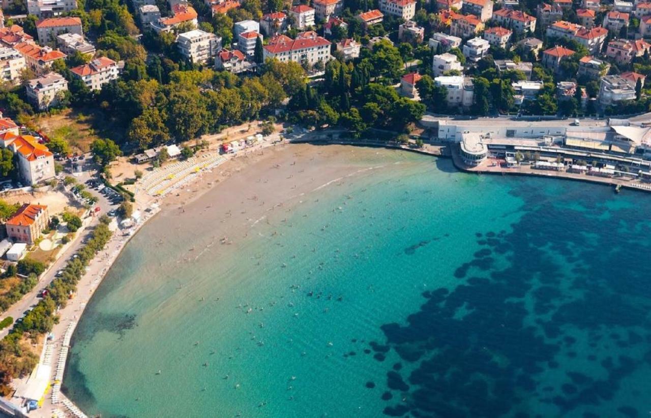 Holiday Home Aspalathos - With Free Parking, Near The Beach, A Few Minutes' Walking Distance To The Unesco Palace Split Dış mekan fotoğraf