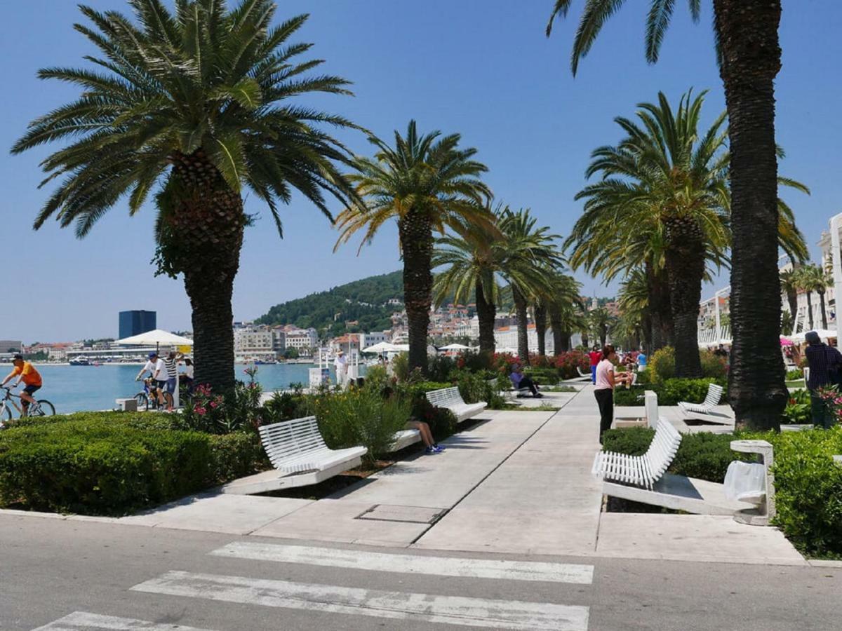 Holiday Home Aspalathos - With Free Parking, Near The Beach, A Few Minutes' Walking Distance To The Unesco Palace Split Dış mekan fotoğraf