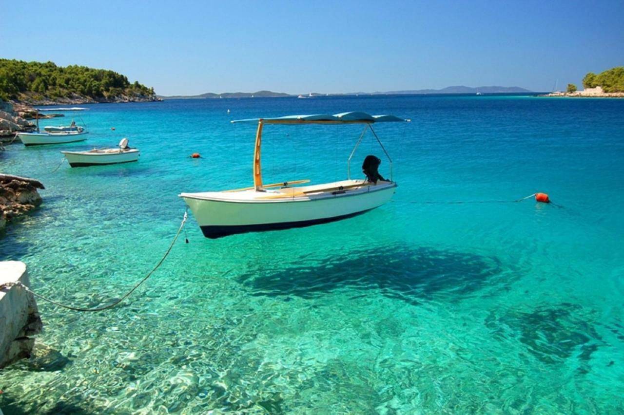 Holiday Home Aspalathos - With Free Parking, Near The Beach, A Few Minutes' Walking Distance To The Unesco Palace Split Dış mekan fotoğraf