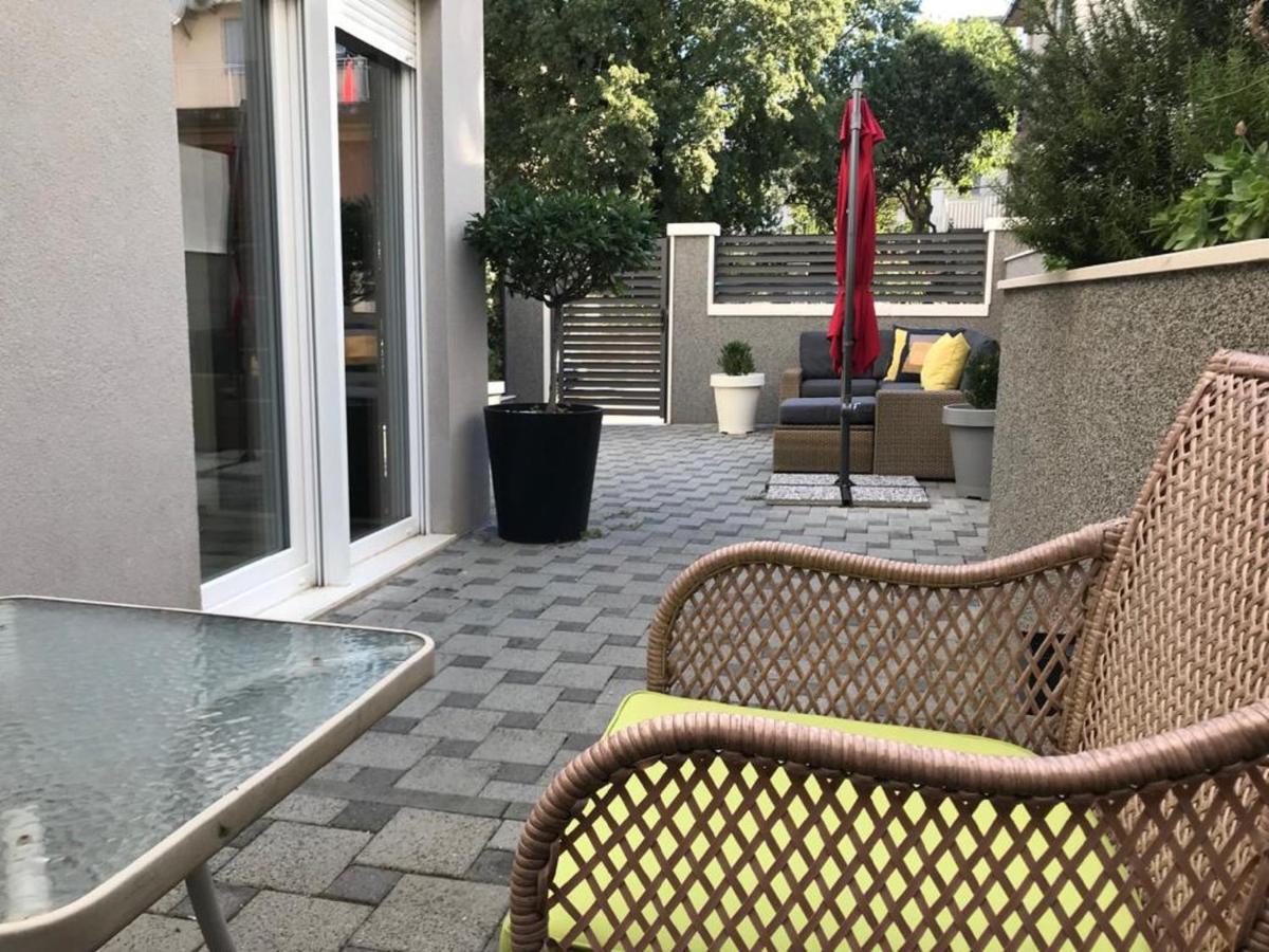 Holiday Home Aspalathos - With Free Parking, Near The Beach, A Few Minutes' Walking Distance To The Unesco Palace Split Dış mekan fotoğraf